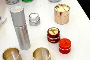 Cosmetic bottle caps